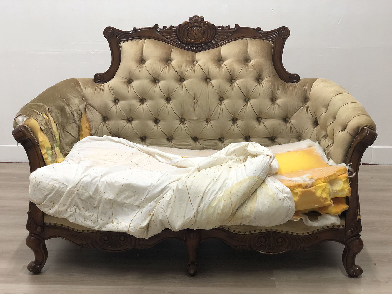 Как выбрать специалиста для перетяжки мебели? - Перетяжка мебели